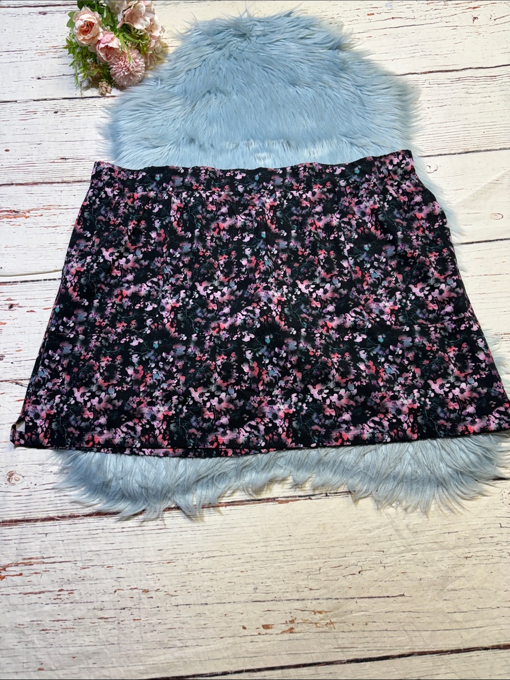 Skechers Black Mini Skirt with Pink Floral Print Sz 3XL